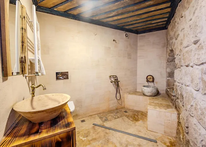 Lubberona Cave Cappadocia * Nar