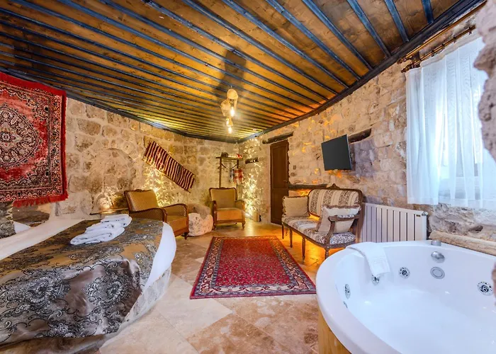 Lubberona Cave Cappadocia * Nar